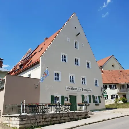 Zum Schlosswirt 디에트푸르트